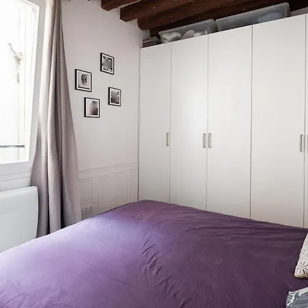Typical Parisian Flat # Le Marais # Musee Picasso Parijs